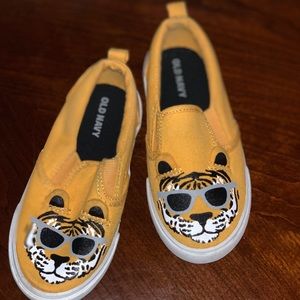 Old Navy toddler slip on sneakers